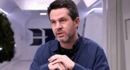 Саймон Кинберг снова поработает с Питером Морганом кадры Саймон Кинберг снова поработает с Питером Морганом кадры