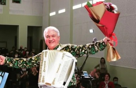 Баянист без баяна: жизнь Валерия Сёмина после расставания с Еленой Василек кадры