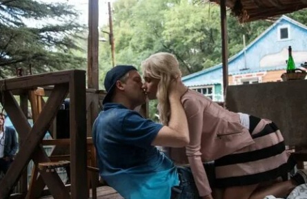 Сергей Светлаков вышел в свет с очаровательной женой кадры Сергей Светлаков вышел в свет с очаровательной женой кадры