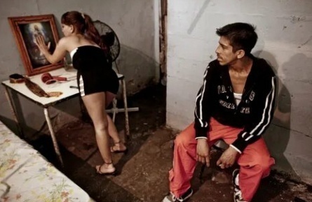 Слава блудницы кадры