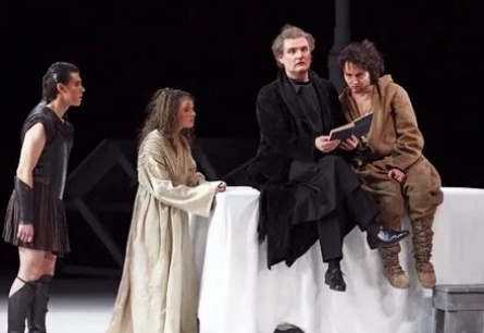 Спектакль Троил и Крессида кадры