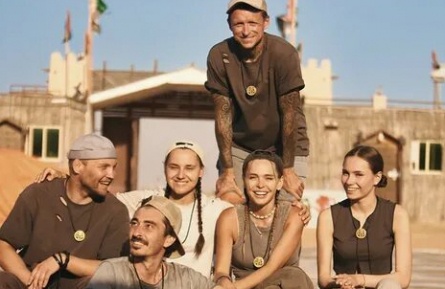 Победитель шоу Выжить в Дубае: невероятное путешествие к успеху кадры