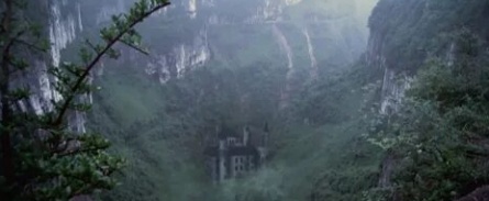 Сверхъестественные события в кампусе кадры