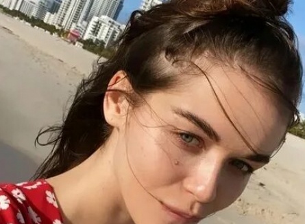 Тайно родившая от Табакова актриса показала куколку дочь в забавном свитере кадры Тайно родившая от Табакова актриса показала куколку дочь в забавном свитере кадры