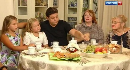 Телеведущие Кизяковы готовятся к пополнению кадры