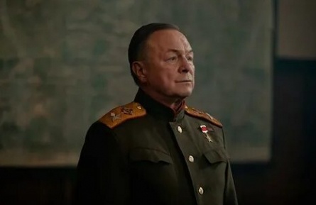 Топор. 1943 кадры