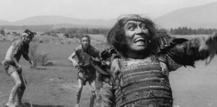 Трое негодяев в скрытой крепости кадры