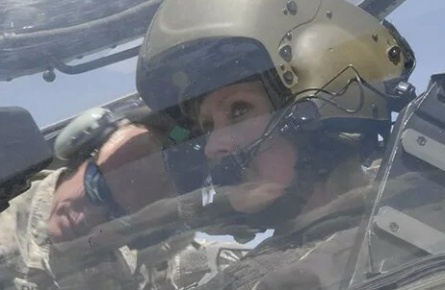 Угроза близко кадры