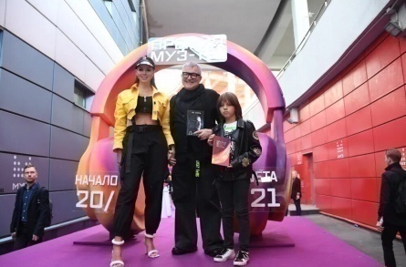 За границей: Дмитрий Дибров покидает Первый канал в поисках новых приключений кадры За границей: Дмитрий Дибров покидает Первый канал в поисках новых приключений кадры