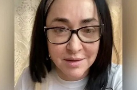 В моем возрасте уже не отказывают: Лолита о половой жизни кадры