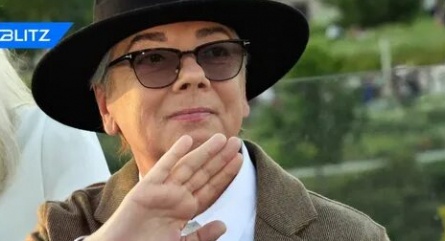 Валентин Юдашкин стал главредом модного телеканала кадры Валентин Юдашкин стал главредом модного телеканала кадры