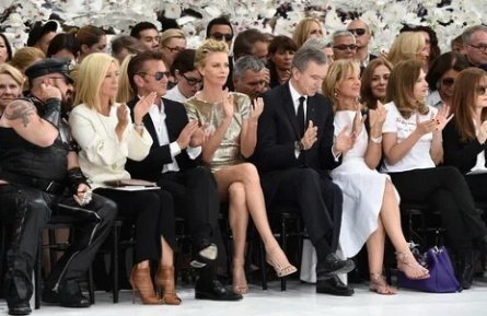 Валери Триервейлер блеснула на шоу Christian Dior кадры Валери Триервейлер блеснула на шоу Christian Dior кадры