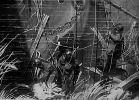 Водолазы за работой кадры