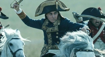 Финальный трейлер фильма Наполеон с Хоакином Фениксом: удивительное кино в стиле Ридли Скотта кадры