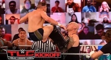 WWE ТЛС: Столы, лестницы и стулья кадры WWE ТЛС: Столы, лестницы и стулья кадры