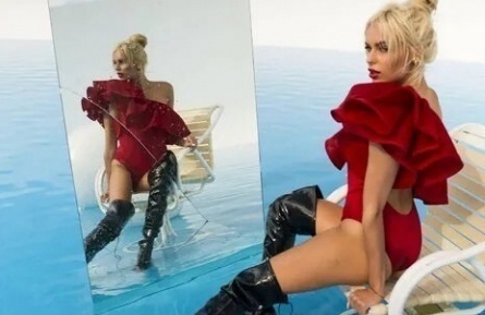Ханна показала фотосессию в сексуальном образе кадры Ханна показала фотосессию в сексуальном образе кадры