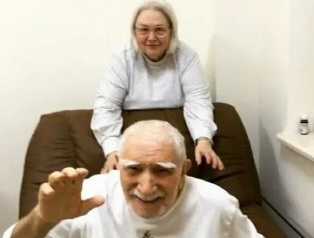 Хочу быть с ним: экс жена Джигарханяна спешно вылетела в Москву из Америки кадры