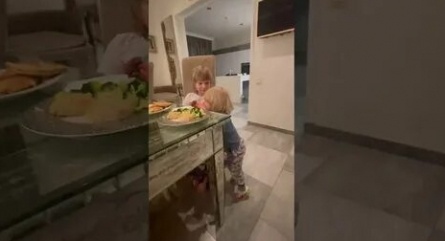 Яна Рудковская отдохнула с сыновьями в Сочи кадры