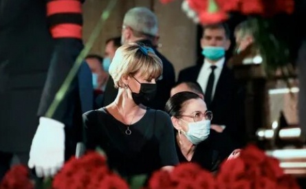 Юлия Меньшова плюнула на брак кадры Юлия Меньшова плюнула на брак кадры