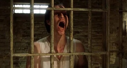 Зеленая луна кадры