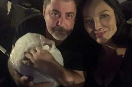 Жена Александра Цекало забрала недоеденную еду из ресторана кадры Жена Александра Цекало забрала недоеденную еду из ресторана кадры