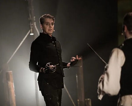 Иван Ожогин, звезда мюзиклов, стал отцом в четвертый раз: уникальная история счастливой семьи кадры