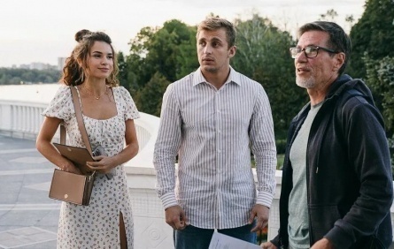 Постучись в мою дверь: звезда русской версии открывает карты оригинала кадры