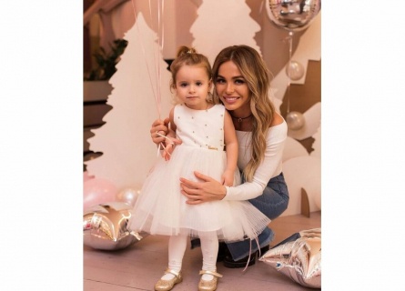 Роскошь материнства: Топ-10 самых прекрасных звездных мам России