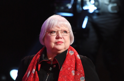 Крючкова борется с раком и параличом ради роли у Михалкова