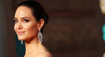 Анджелина Джоли сменила фамилию