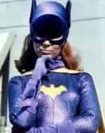 Бэтмен и тайна женщины-летучей мыши кадр из фильма