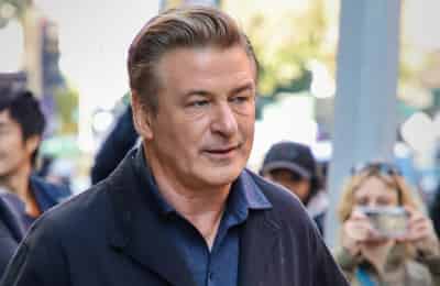 Болдуин призвал полицию следить за оружием на съемках кино
