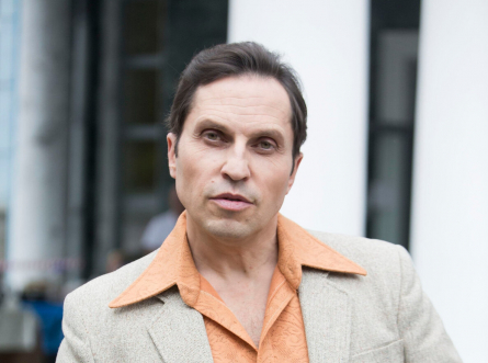 Безжалостный сын Александр Ревва бросил больную мать и перевел ей 30 тысяч, но оставил наедине со страданием