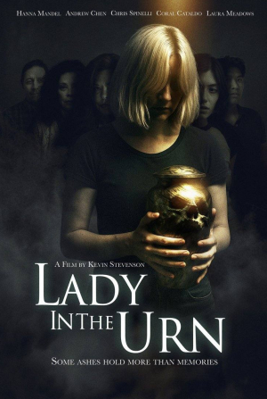 кадр из фильма Дама в урне