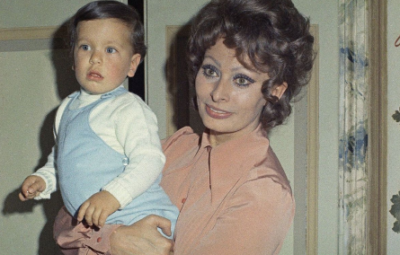 Судьбы детей Софи Лорен: огонь страсти, блистательные успехи и непростые выборы