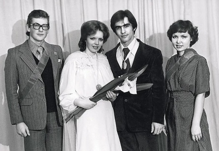 Музыка и любовь: две женщины, сплетенные в жизни Вячеслава Бутусова - как уральская красавица стала музой, а московская спасла от глубокого падения