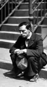 Ее по-прежнему преследует негодяй кадр из фильма