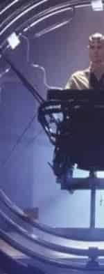 Газонокосильщик 2.За пределами киберпространства кадр из фильма