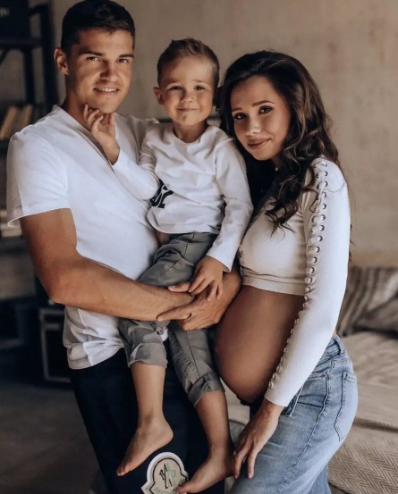 Непревзойденная история любви: Роман Зобнин и Рамина в объятиях страсти