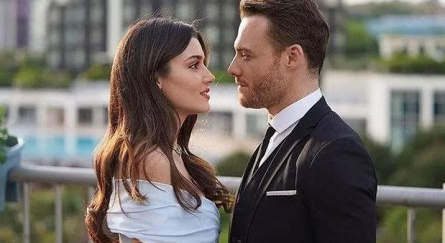 Любовь не устает: Керем Бурсин и Ханде Эрчел вновь в объятиях