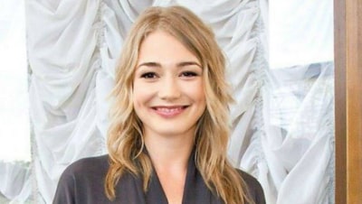 Киноактриса Оксана Акиньшина отмечает день рождения