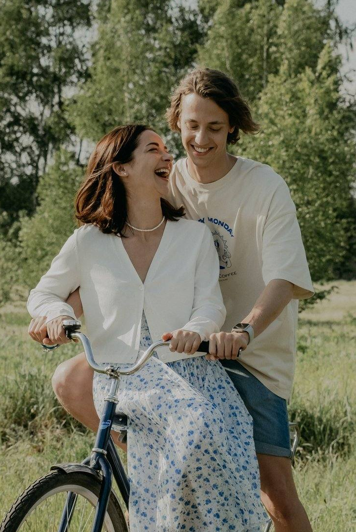 Марина Александрова и Алексей Лукин на съемках сериала «Макрон
