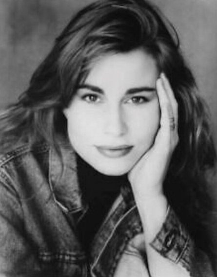 Не только Мать Стифлера: удивительная жизнь и карьера актрисы из Американского пирога в юности