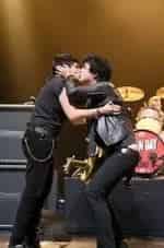 Парни со сцены кадр из фильма