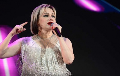 Певица Буланова поделилась секретом: как контроль за питанием помогает поддерживать форму во время праздников