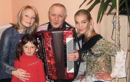 Тайна молчания отца Волочковой: как живут и выглядят родители балерины спустя 12 лет?