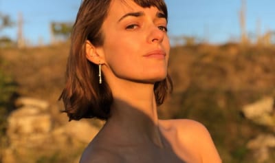 Родившая от Козловского Зуева показала, как дочь ходит самостоятельно