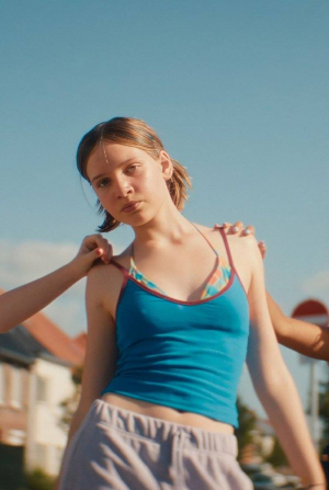 кадр из фильма Сегодня все извиняются