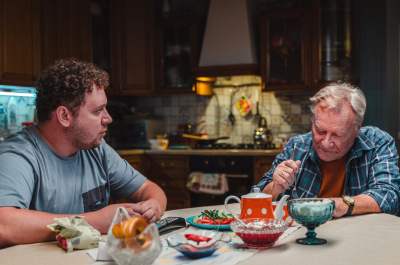 Сериал Друг на час, ТНТ, 17 апреля, 21.00, а также в онлайн кинотеатре Premier