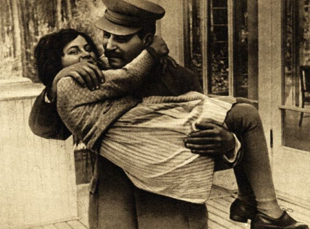 Тайны личной жизни Сталина: разгадываем, сколько детей у него было и что с ними произошло